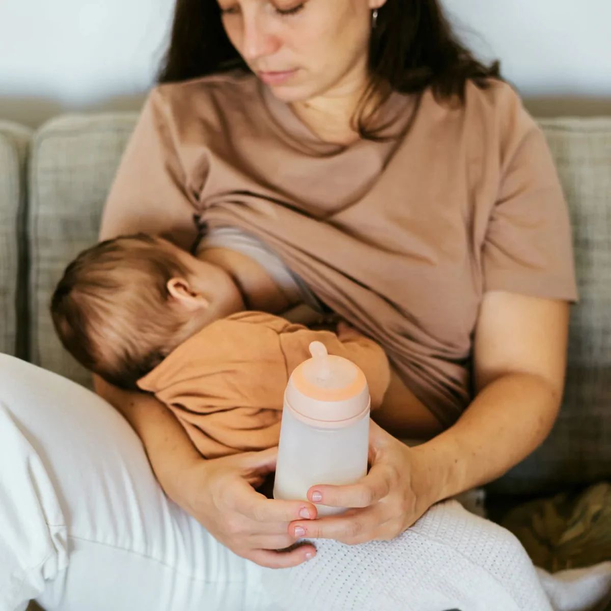 Suavinex Zero.Zero Anti-Colic Baby Bottle 9 oz Medium Flow 3M+ - Fair Tone - Ideal Flow for Growing Babies
